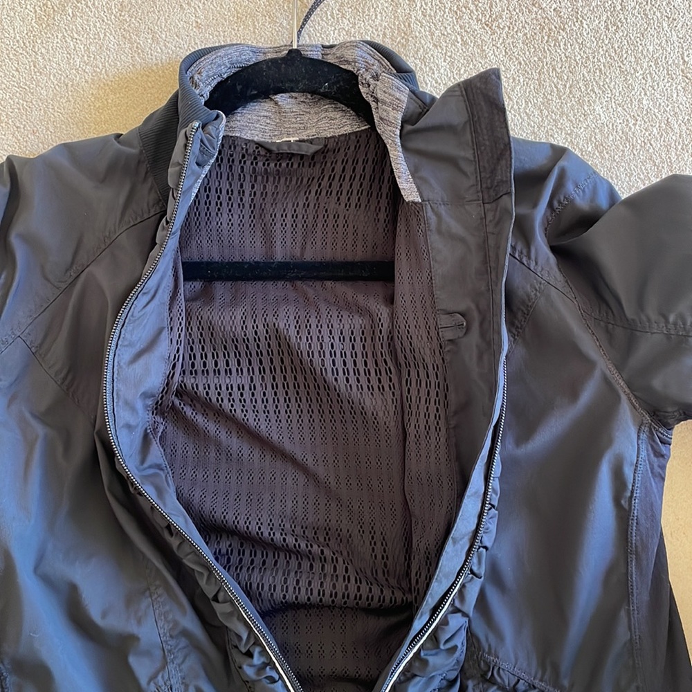 Lululemon jacket - Picture 6 of 6